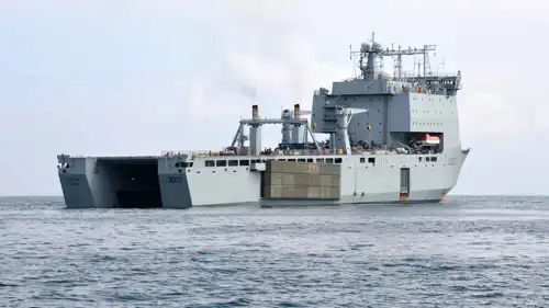 سفينة الإمداد "لايم باي"