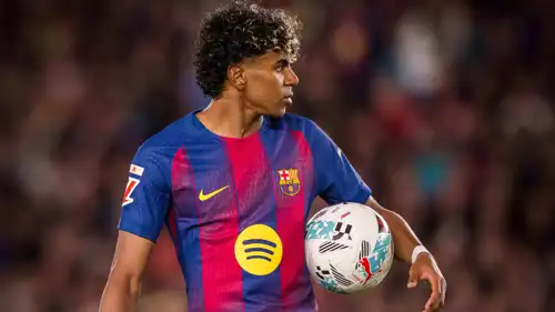 لامين يامال خلال مباراة برشلونة وسيلتا فيغو