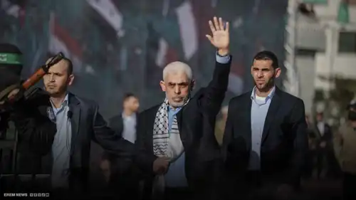 كواليس مثيرة.. مراسلات سرية بين صحفي إسرائيلي و يحيى السنوار