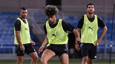 إمام عاشور في تدريبات الأهلي المصري