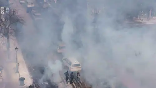 الغاز المسيل للدموع يغطي منطقة مقتل أليكس بريتي