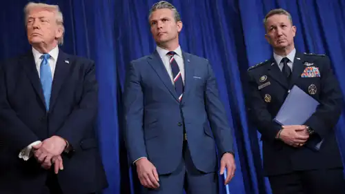 ترامب مع وزير الحرب الأمريكي