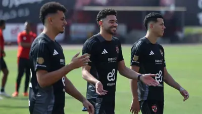 عمر الساعي وإمام عاشور وياسر إبراهيم