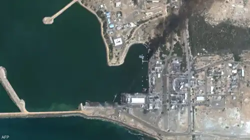 لقطة من الدمار في قاعدة كوناراك البحرية بإيران