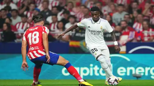 فينيسيوس جونيور في مباراة ريال مدريد وأتلتيكو