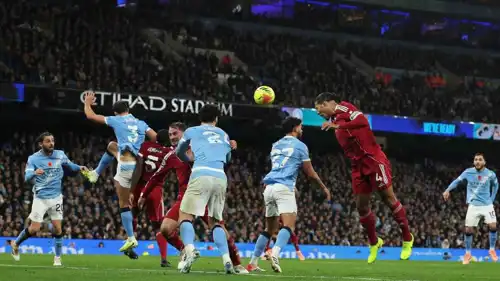 هدف فيرجيل فان دايك الملغي في مرمى مانشستر سيتي