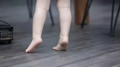 المشي على الأصابع