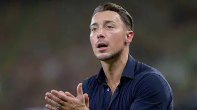 ماتياس يايسله مدرب الأهلي السعودي أمام الجندل