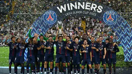 تتويج فريق باريس سان جيرمان بلقب السوبر الأوروبي