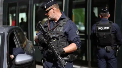 قوات من الشرطة الفرنسية