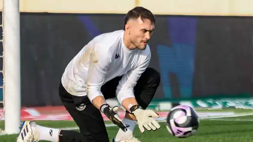 الأرجنتيني خوان كوزاني حارس مرمى الخلود