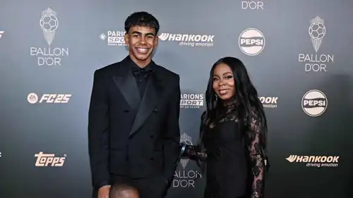 يامال ووالدته 