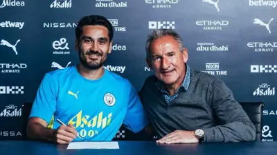 جانب من توقيع غوندوغان لمانشستر سيتي