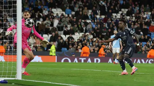 فينيسيوس جونيور في مباراة ريال مدريد ومانشستر سيتي