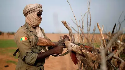 أحد عناصر القوات المساحة في مالي