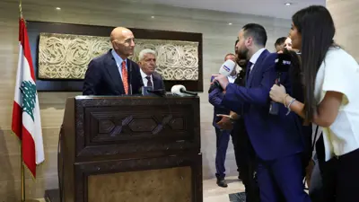 توماس باراك خلال زيارته لبنان