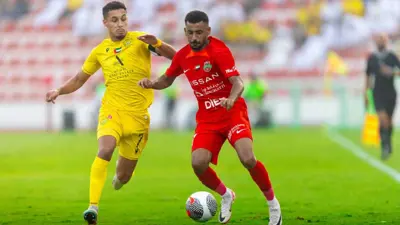 مباراة سابقة بين شباب الأهلي والوصل 