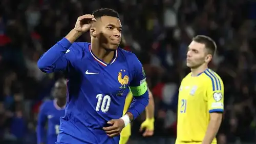 كيليان مبابي نجم منتخب فرنسا