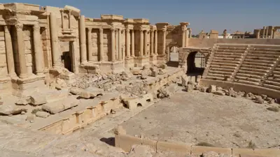 تخريب مسرح تدمر الأثري في سوريا