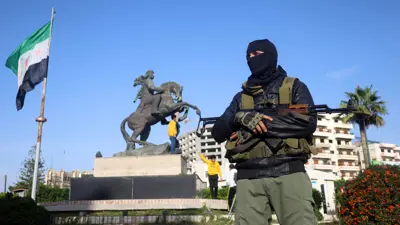 عنصر من الأمن العام في الساحل السوري 