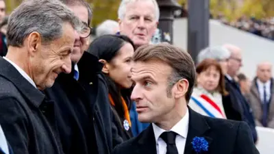 ماكرون وساركوزي 