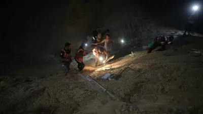 من موقع الغارة الإسرائيلية في المواصي