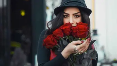 المشهورة العراقية آية الشمري