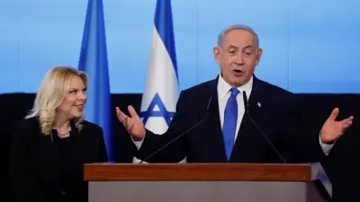 نتنياهو وزوجته سارة