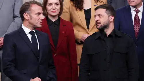 فولوديمير زيلينسكي وإيمانويل ماكرون