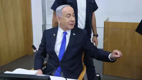 نتنياهو في إحدى جلسات محاكمته