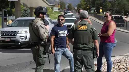 رجال أمن في موقع الحادث في يوتا