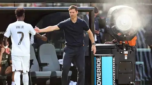 تشابي ألونسو مع فينيسيوس جونيور