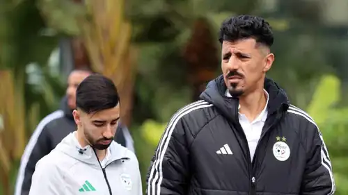 بغداد بونجاح لاعب منتخب الجزائر