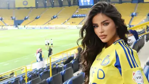 بيانكا أنيشتا صديقة لاعب النصر أنجيلو