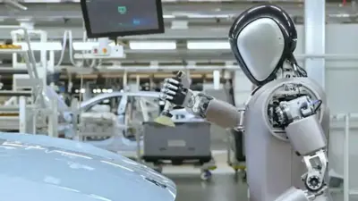 روبوت خلال تصنيع إحدى السيارات