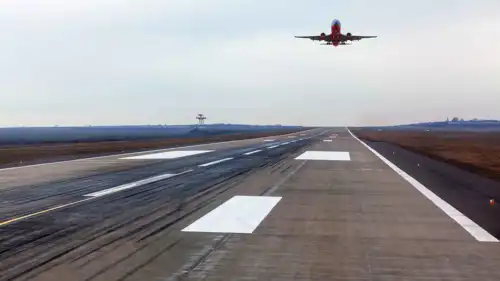  هبوط اضطراري لطائرة 