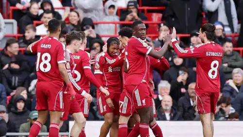 لاعبو ليفربول الإنجليزي