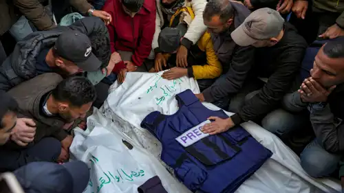 تشييع جثمان صحفي في غزة