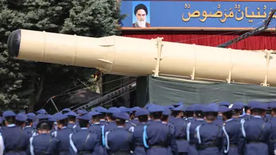 خلال استعراض أحد الصواريخ الإيرانية الباليستية