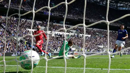 هدف محمد صلاح في إيفرتون