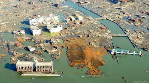 مدينة كاميشي بعد يومين من التسونامي