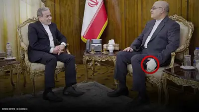 وزير الخارجية الإيراني خلال اجتماع مع سفير طهران في لبنان 