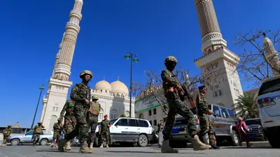 عناصر أمن تابعون لميليشيا الحوثي