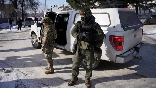 عناصر إدارة الهجرة الأمريكية