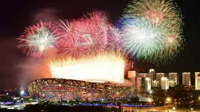 الألعاب النارية في مدينة ليويانغ الصينية