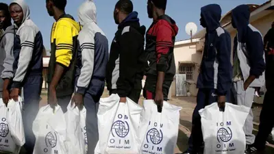 مهاجرون غامبيون عائدون من ليبيا