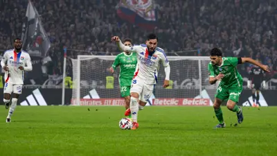 ليون الفرنسي في مباراة من دوري الدرجة الأولى 