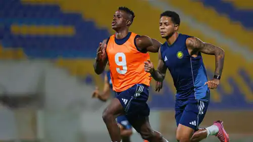 كمارا في تدريبات النصر