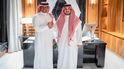 عبد الله الماجد رئيس النصر السعودي مع ماجد الجمعان