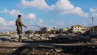 جندي لبناني على الحدود مع سوريا